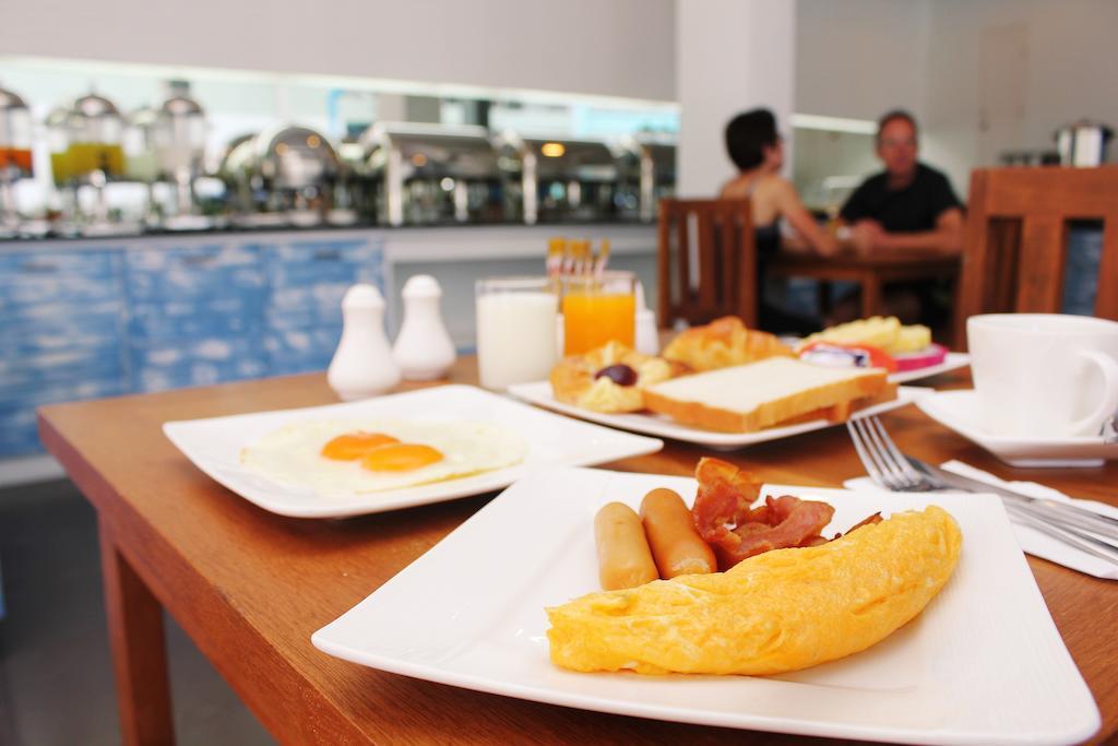Puding Holiday World شاطئ كاتا المظهر الخارجي الصورة