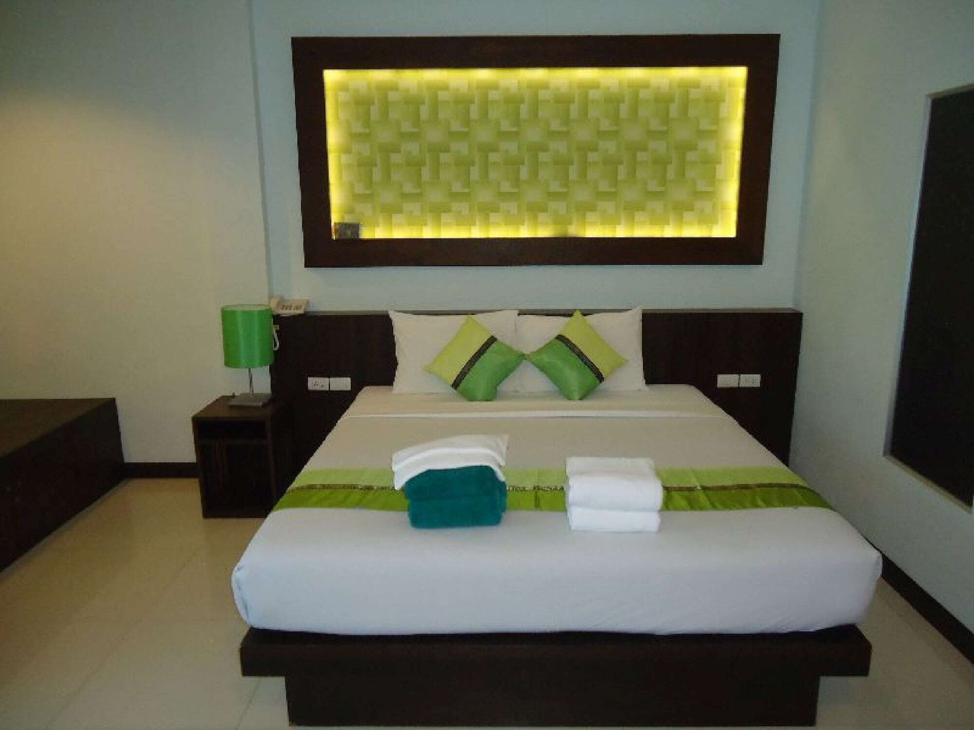 Puding Holiday World شاطئ كاتا المظهر الخارجي الصورة